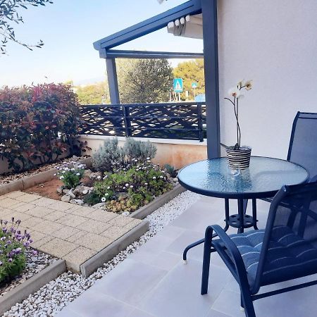 Apartman Madonnina Cres Exteriér fotografie