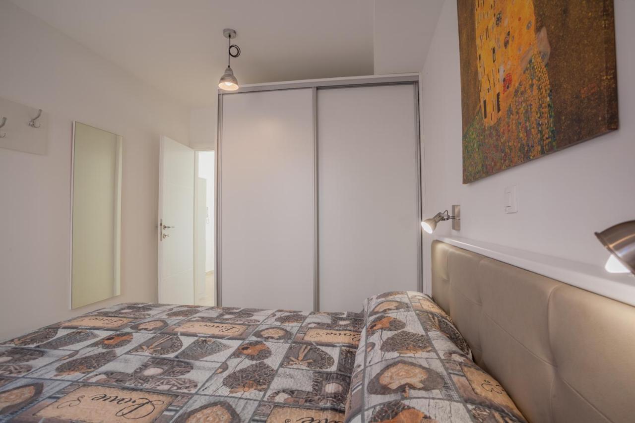 Apartman Madonnina Cres Exteriér fotografie